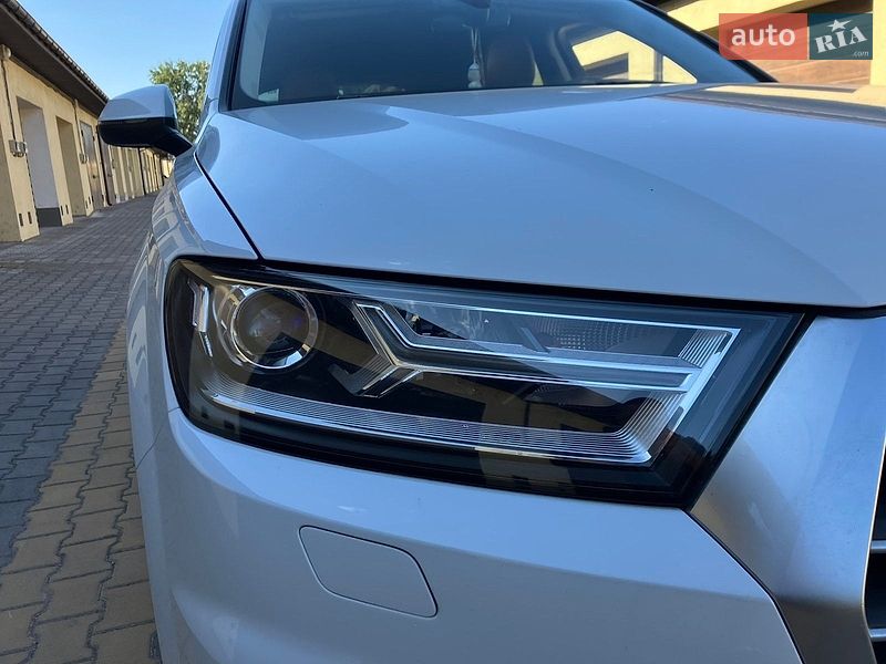 Внедорожник / Кроссовер Audi Q7 2018 в Измаиле
