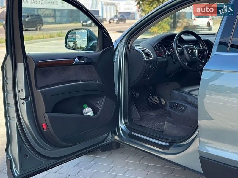 Позашляховик / Кросовер Audi Q7 2009 в Камені-Каширському