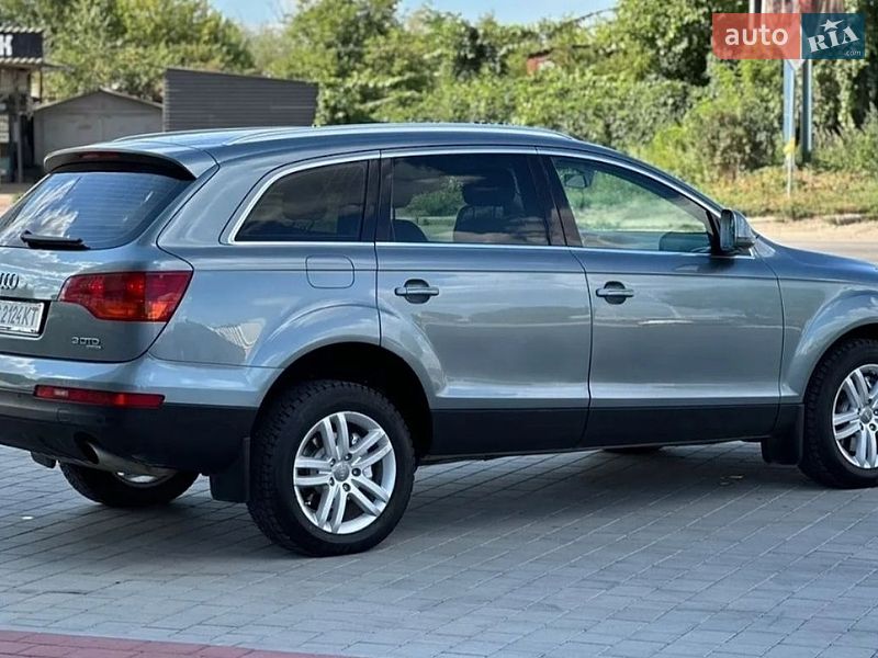 Позашляховик / Кросовер Audi Q7 2009 в Камені-Каширському