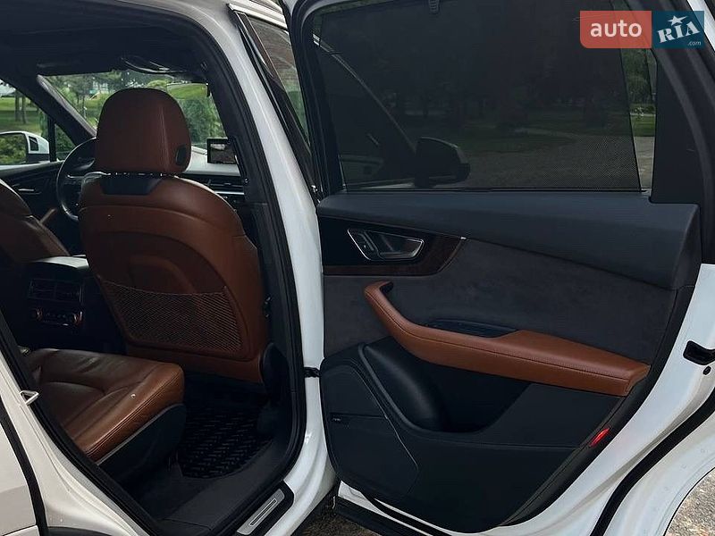 Внедорожник / Кроссовер Audi Q7 2017 в Хмельницком