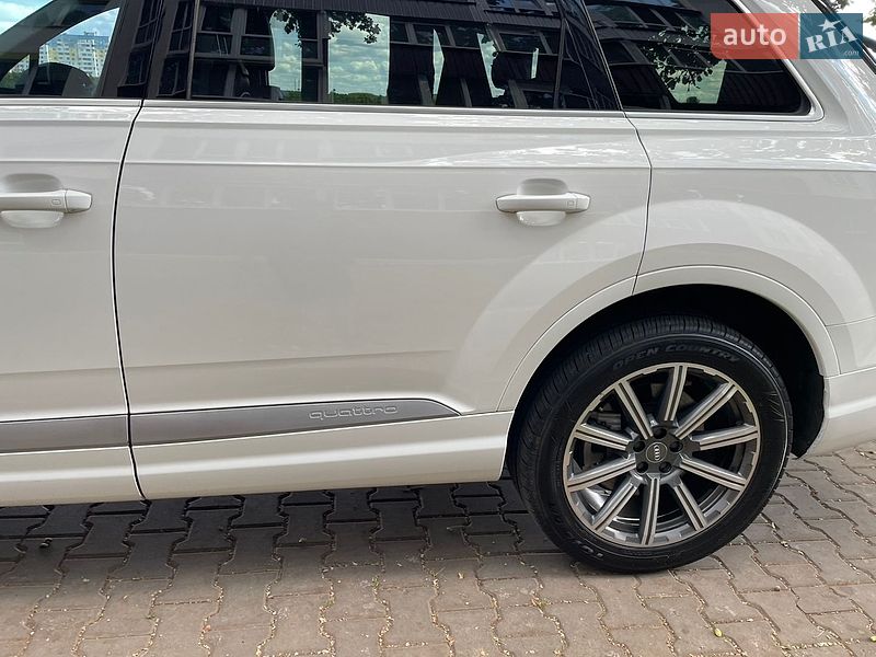 Позашляховик / Кросовер Audi Q7 2017 в Полтаві
