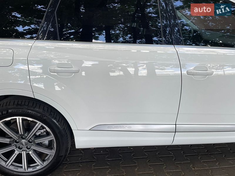 Позашляховик / Кросовер Audi Q7 2017 в Полтаві