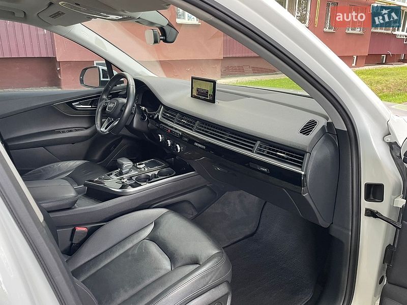 Позашляховик / Кросовер Audi Q7 2017 в Полтаві