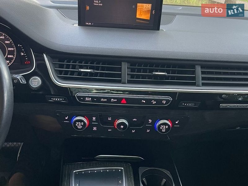 Позашляховик / Кросовер Audi Q7 2017 в Полтаві