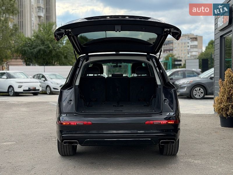 Внедорожник / Кроссовер Audi Q7 2017 в Шептицькому