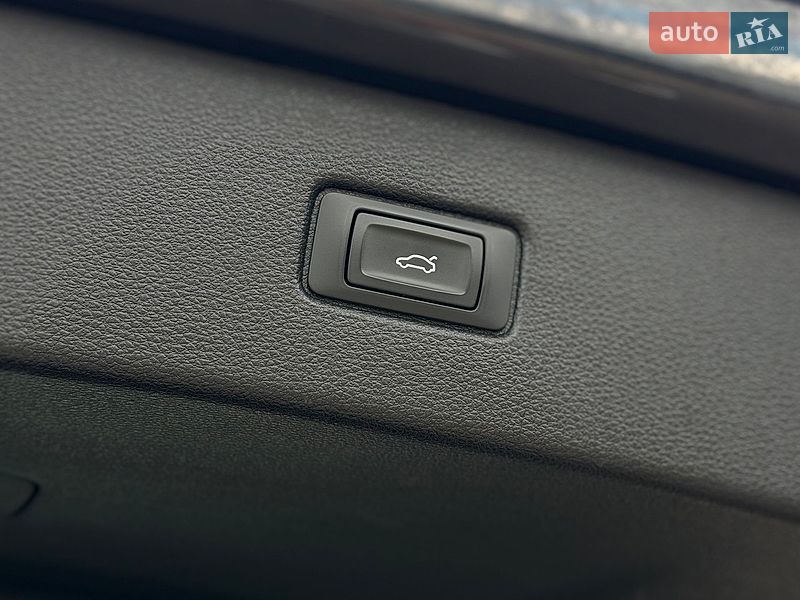 Внедорожник / Кроссовер Audi Q7 2017 в Шептицькому