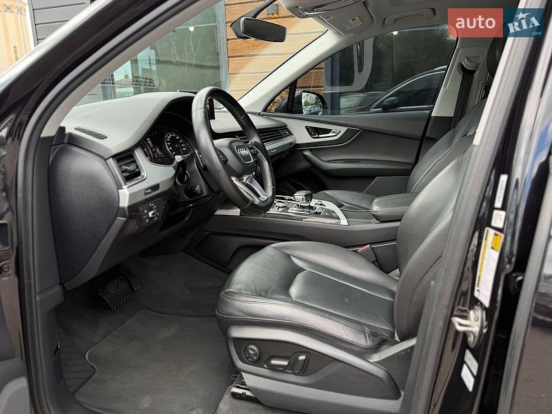Внедорожник / Кроссовер Audi Q7 2017 в Шептицькому