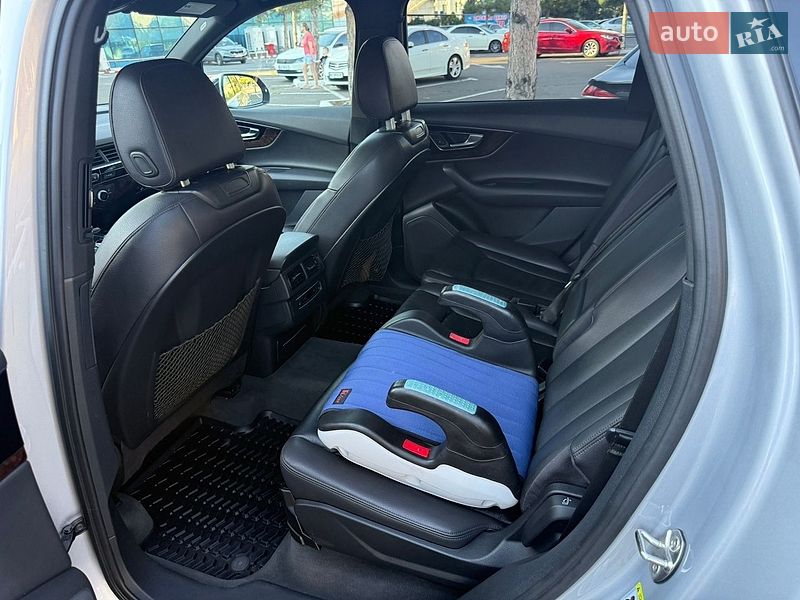 Позашляховик / Кросовер Audi Q7 2017 в Одесі