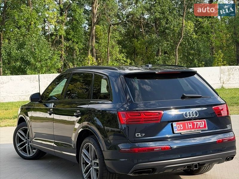 Позашляховик / Кросовер Audi Q7 2017 в Луцьку