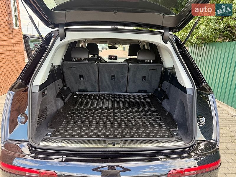 Позашляховик / Кросовер Audi Q7 2018 в Луцьку