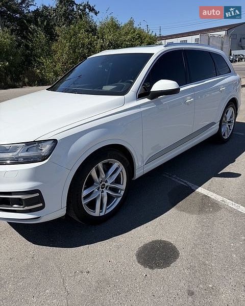 Внедорожник / Кроссовер Audi Q7 2017 в Белой Церкви