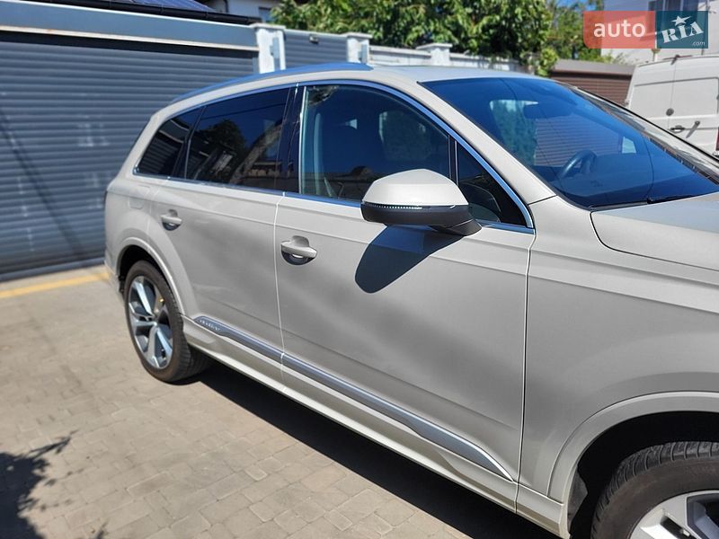 Позашляховик / Кросовер Audi Q7 2021 в Одесі