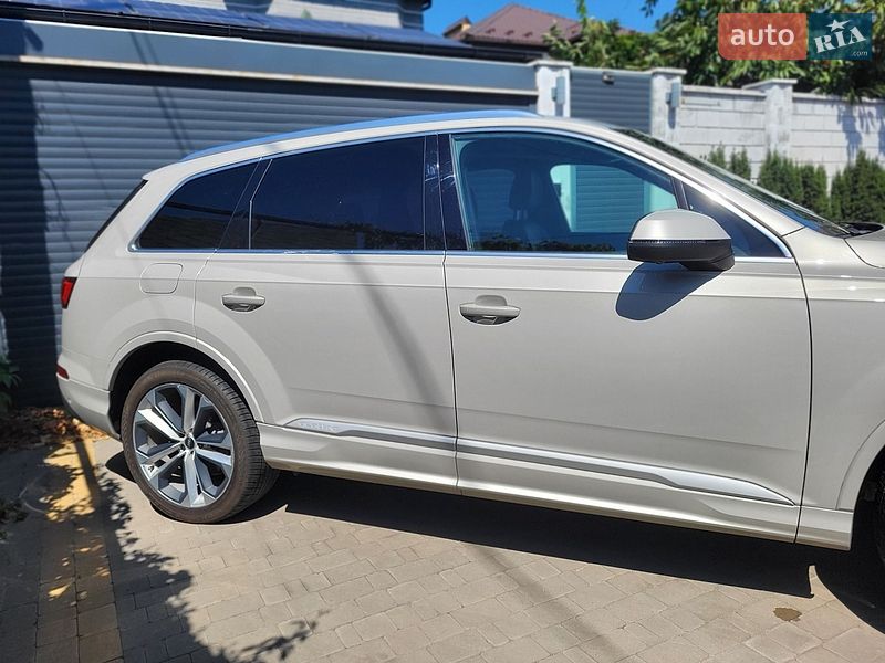 Позашляховик / Кросовер Audi Q7 2021 в Одесі