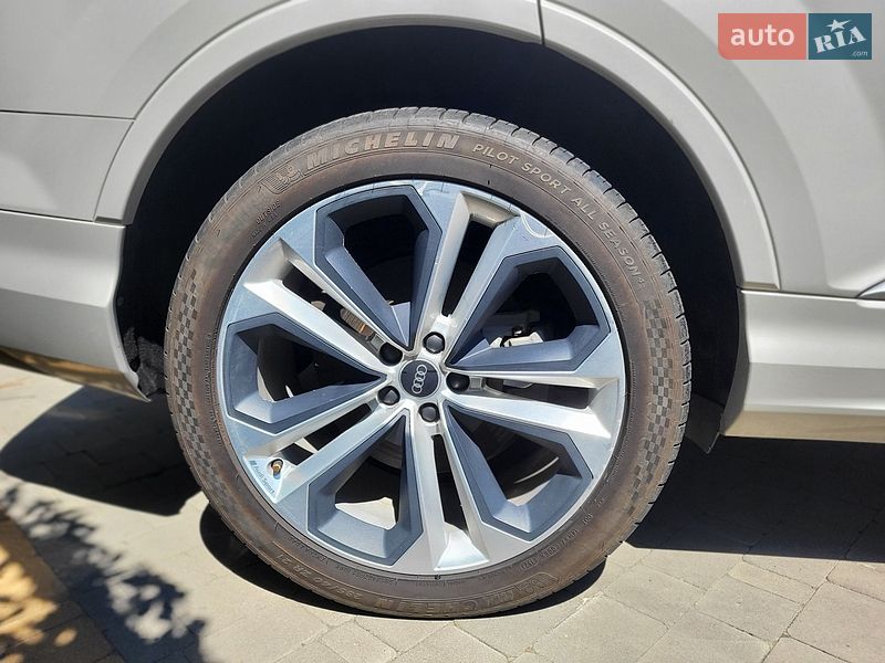 Позашляховик / Кросовер Audi Q7 2021 в Одесі