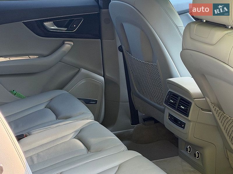 Позашляховик / Кросовер Audi Q7 2018 в Львові