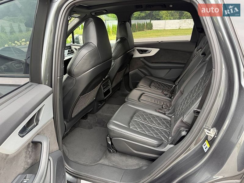 Позашляховик / Кросовер Audi Q7 2020 в Луцьку