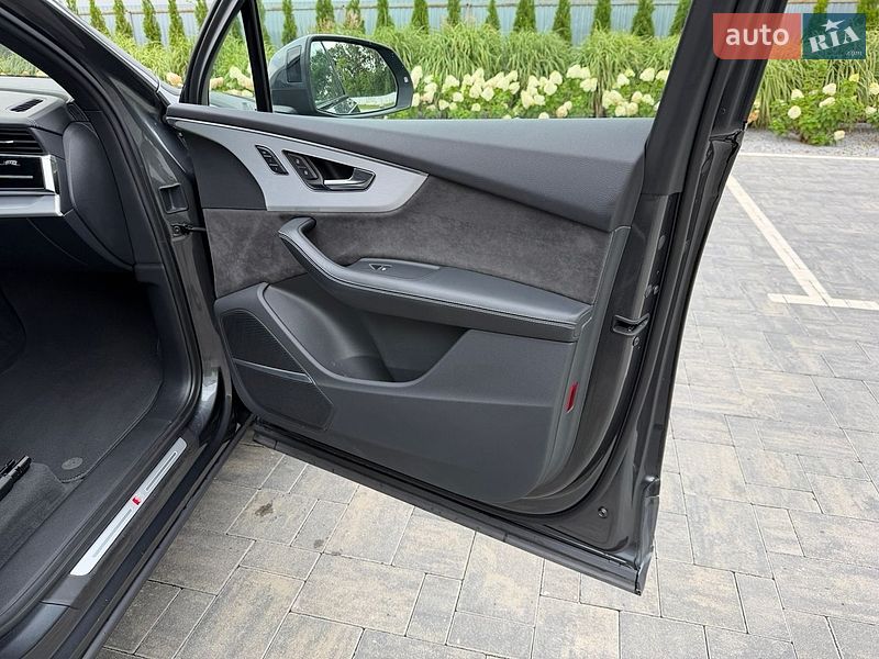 Позашляховик / Кросовер Audi Q7 2020 в Луцьку