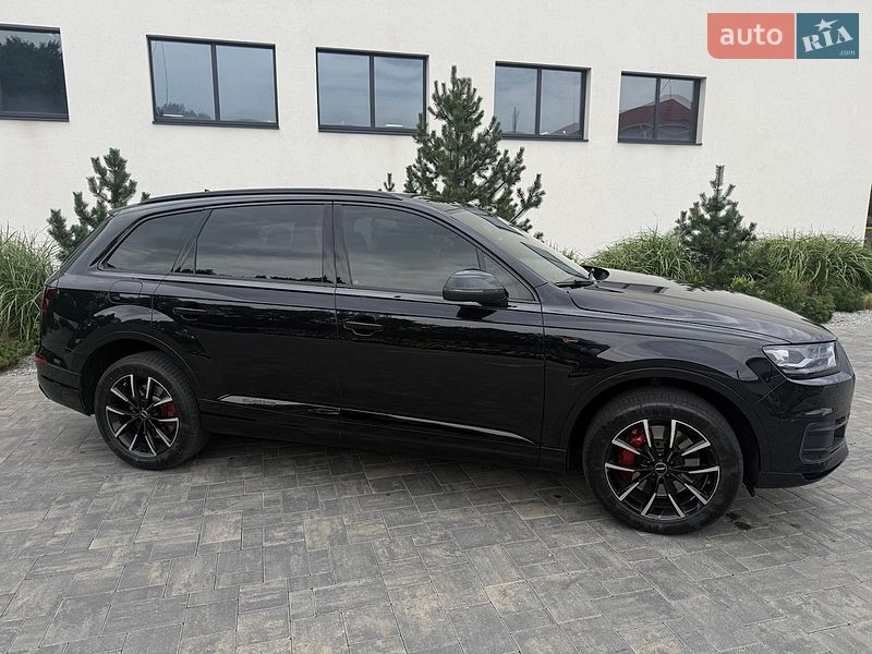 Внедорожник / Кроссовер Audi Q7 2016 в Луцке