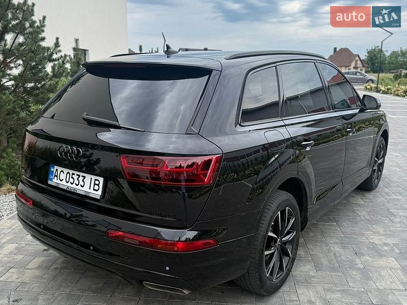 Внедорожник / Кроссовер Audi Q7 2016 в Луцке