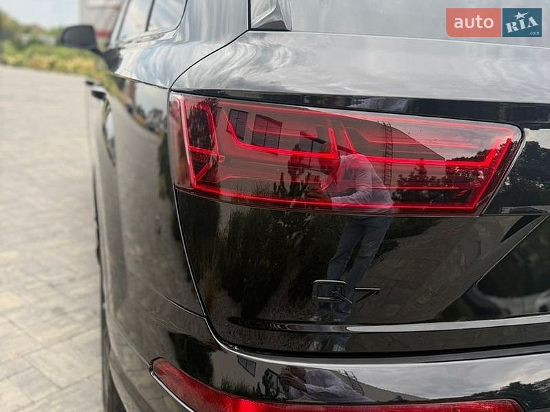 Внедорожник / Кроссовер Audi Q7 2016 в Луцке