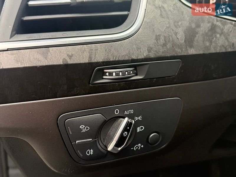 Внедорожник / Кроссовер Audi Q7 2016 в Луцке