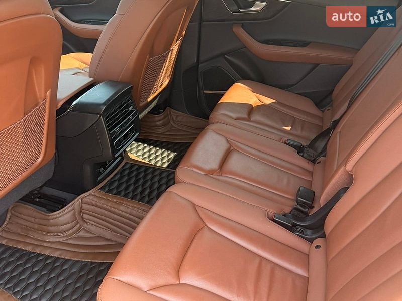 Позашляховик / Кросовер Audi Q7 2022 в Гусятині