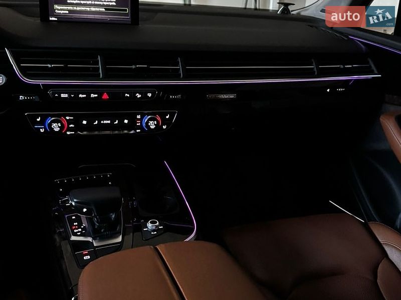 Внедорожник / Кроссовер Audi Q7 2017 в Киеве