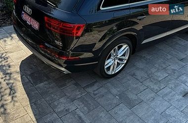 Внедорожник / Кроссовер Audi Q7 2017 в Киеве