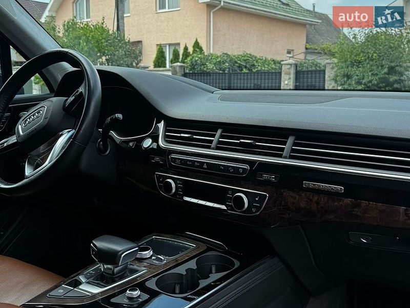 Внедорожник / Кроссовер Audi Q7 2017 в Киеве