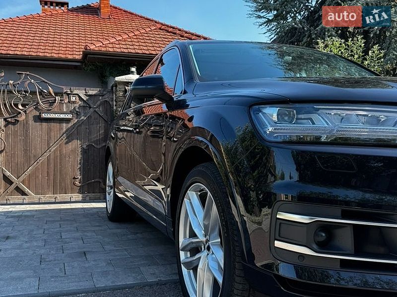 Внедорожник / Кроссовер Audi Q7 2017 в Киеве