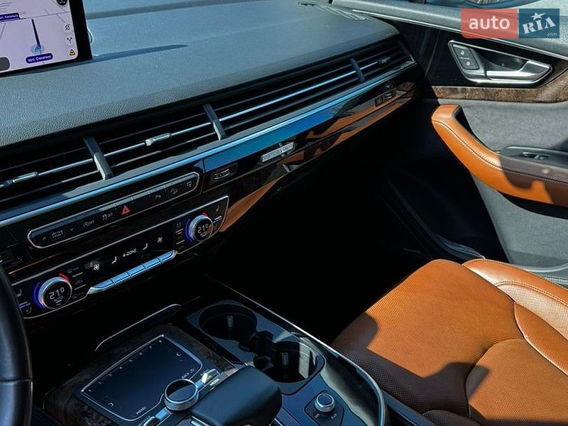 Внедорожник / Кроссовер Audi Q7 2017 в Киеве