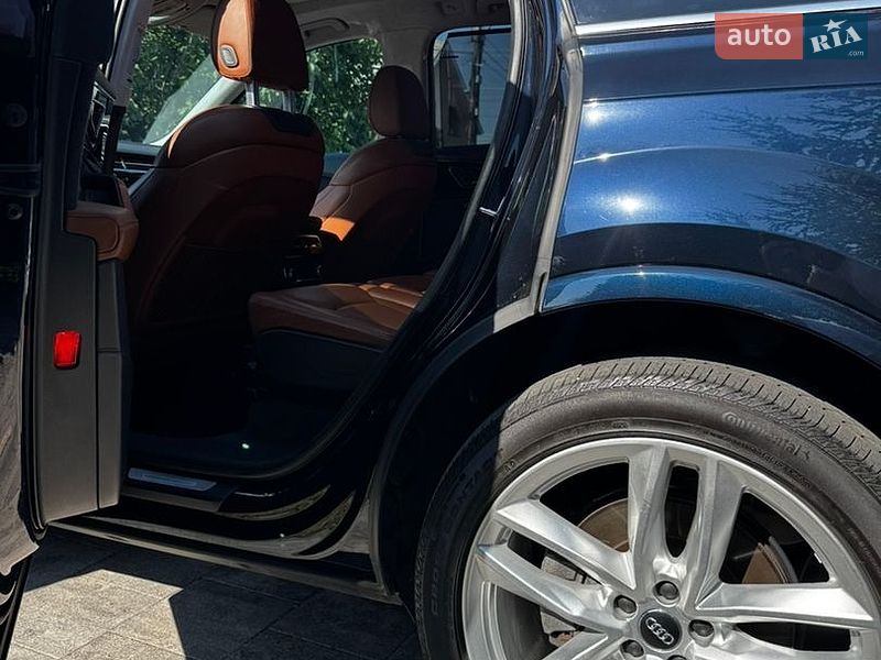 Внедорожник / Кроссовер Audi Q7 2017 в Киеве