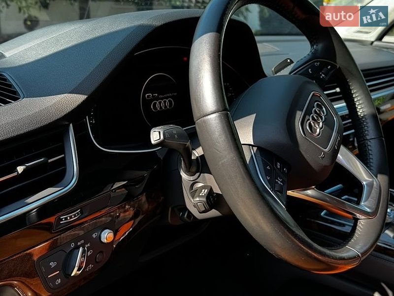 Внедорожник / Кроссовер Audi Q7 2017 в Киеве