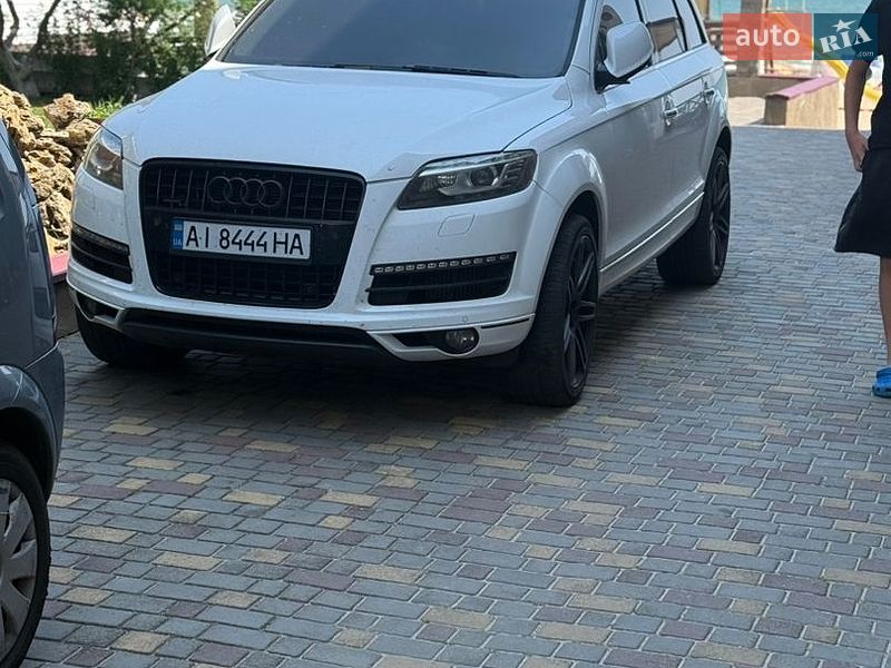 Позашляховик / Кросовер Audi Q7 2010 в Києві