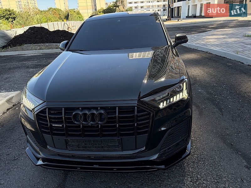 Внедорожник / Кроссовер Audi Q7 2021 в Киеве