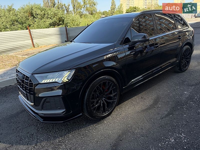 Внедорожник / Кроссовер Audi Q7 2021 в Киеве