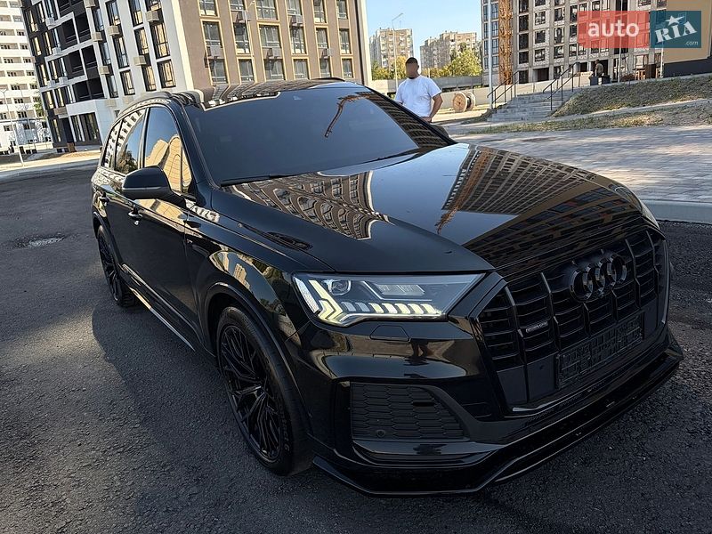 Внедорожник / Кроссовер Audi Q7 2021 в Киеве
