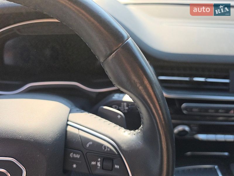 Внедорожник / Кроссовер Audi Q7 2017 в Киеве