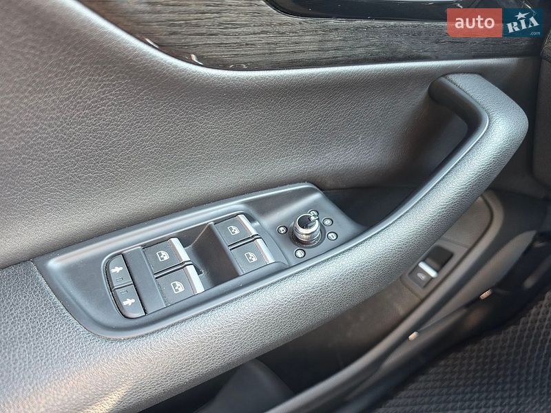 Внедорожник / Кроссовер Audi Q7 2017 в Киеве