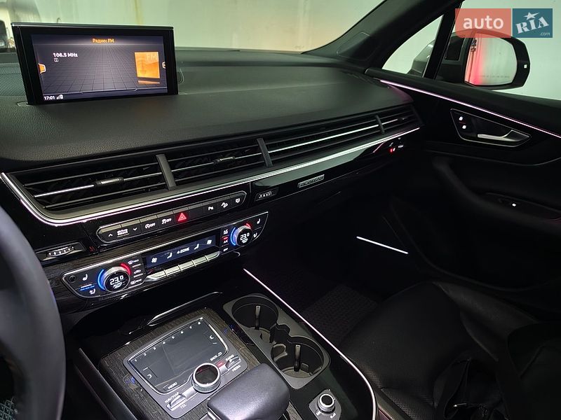 Внедорожник / Кроссовер Audi Q7 2017 в Киеве