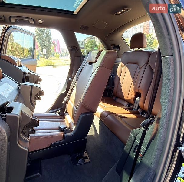 Позашляховик / Кросовер Audi Q7 2016 в Києві
