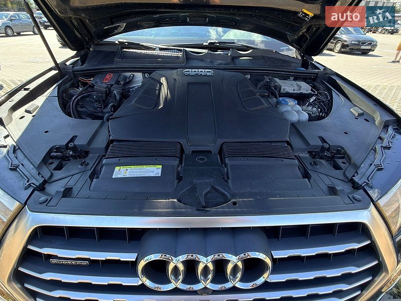 Позашляховик / Кросовер Audi Q7 2016 в Києві