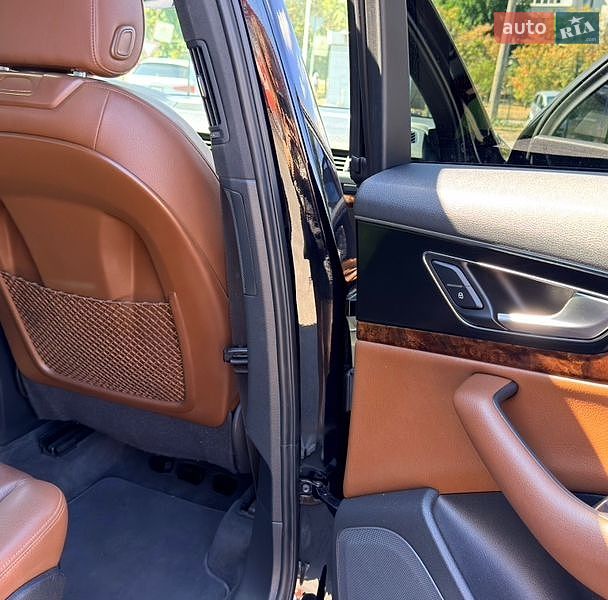 Позашляховик / Кросовер Audi Q7 2016 в Києві