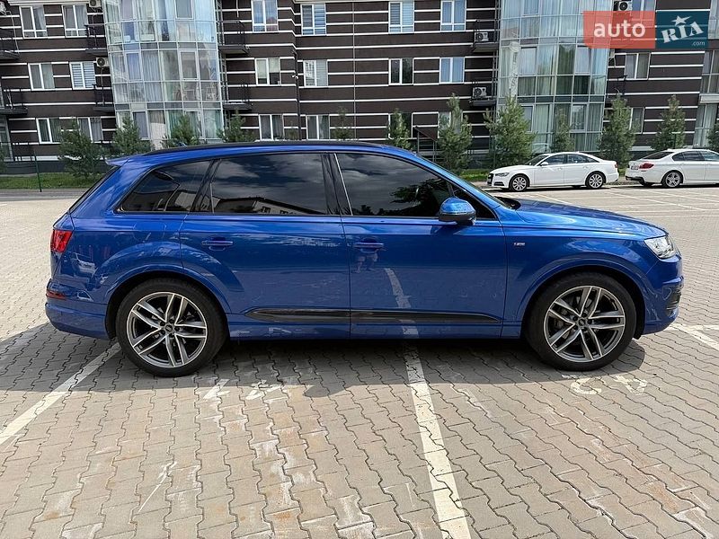 Внедорожник / Кроссовер Audi Q7 2017 в Хмельницком