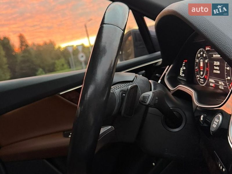 Внедорожник / Кроссовер Audi Q7 2017 в Дубно