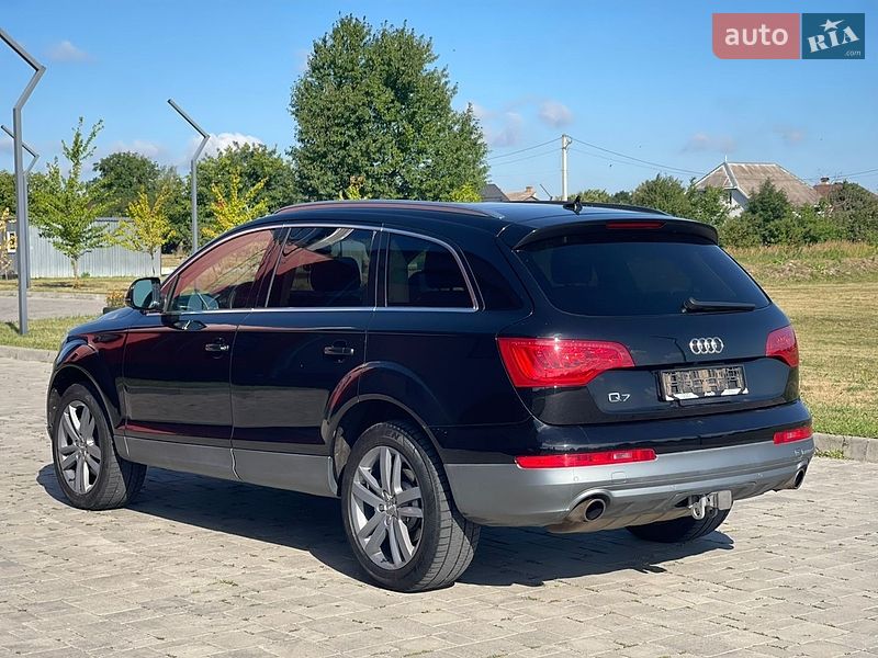 Позашляховик / Кросовер Audi Q7 2011 в Рівному