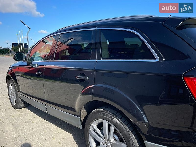 Позашляховик / Кросовер Audi Q7 2011 в Рівному