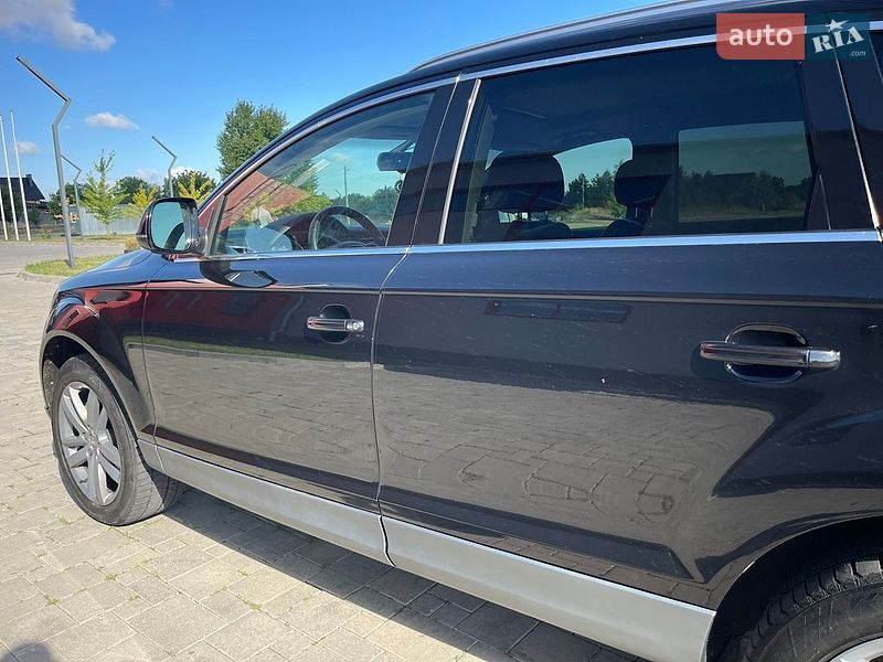 Позашляховик / Кросовер Audi Q7 2011 в Рівному