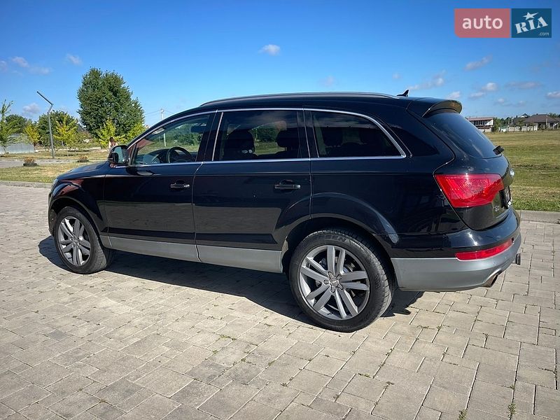 Позашляховик / Кросовер Audi Q7 2011 в Рівному