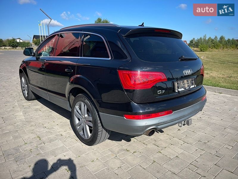Позашляховик / Кросовер Audi Q7 2011 в Рівному